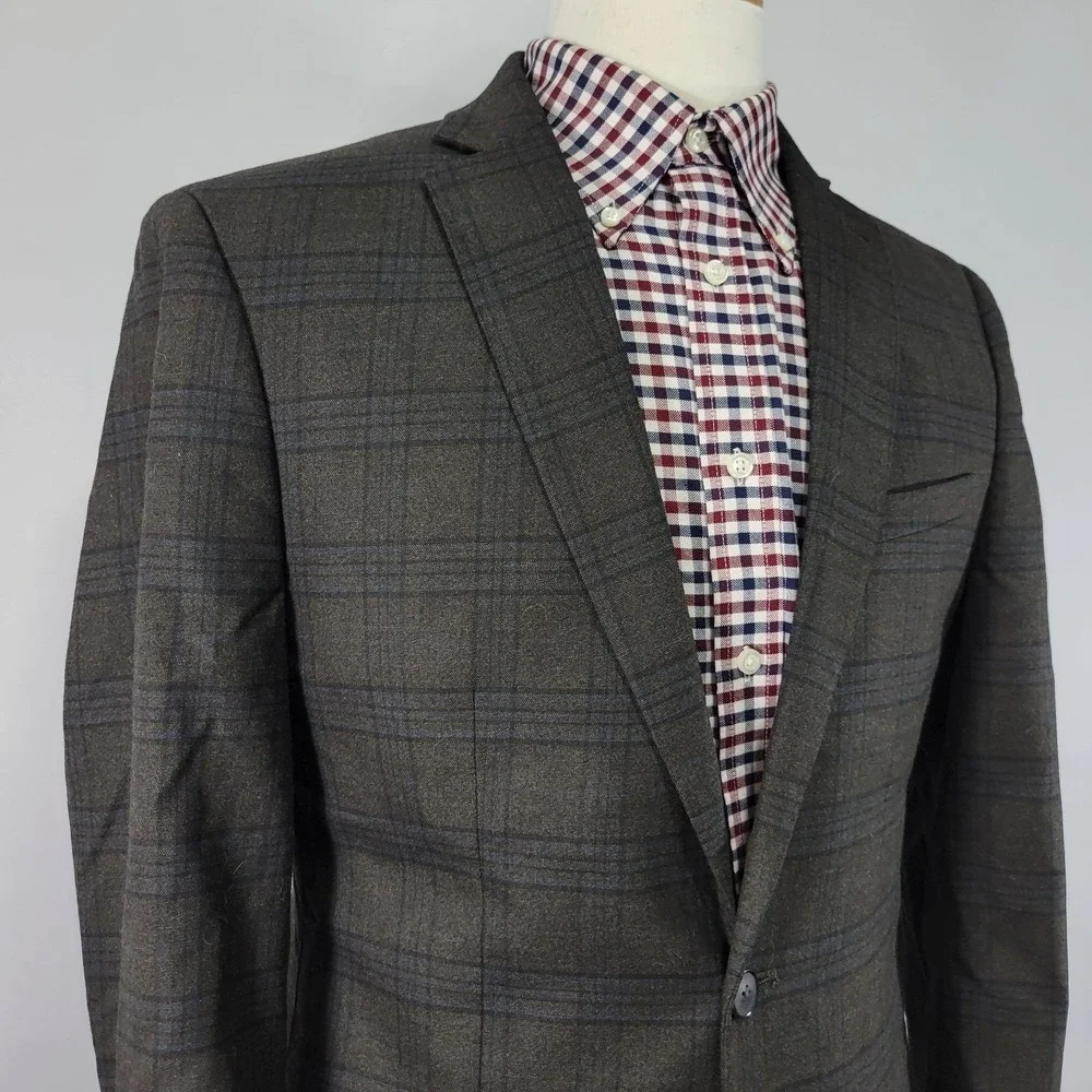 Van Heusen Men's Sport Coat Blazer Two Button Brown Plaid Poly‎ Bend Slim 40R